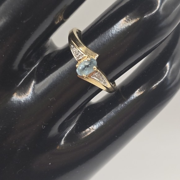10k Gold Oval Blue Topaz Ring with Side Diamonds -Delicate and Feminine - Picture 7 of 8